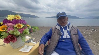 Çiçekli masa Marmarisin simgesi haline geldi