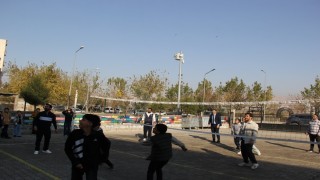 Cizre Milli Eğitim Müdürü İke, öğrencilerle voleybol oynadı