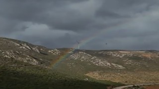 Çocukluk hayali olan gökkuşağının altından dronla geçmeyi denedi