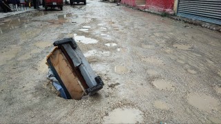 Çöken yola kanepe kollu önlem