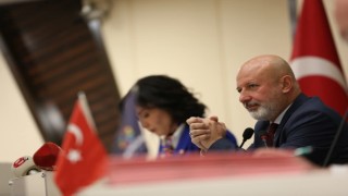 Çolakbayrakdar: Kimse sahte kahramanlık peşine düşmesin