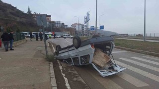 Çorumda hafif ticari araç ile otomobil çapıştı: 1 yaralı