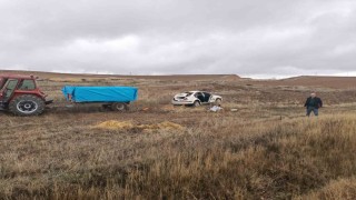 Çorumda otomobil şarampole yuvarlandı: 2 yaralı