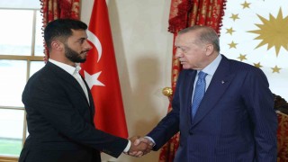 Cumhurbaşkanı Erdoğan, Oscar ödüllü Filistinli yönetmen Basel Adrayı kabul etti