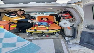 Damdan düşerek yaralanan çocuk hastaneye ulaştırıldı