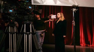 Demet Evgârdan Vodafone Kırmızı Işık uygulamasıyla şiddete dur çağrısı