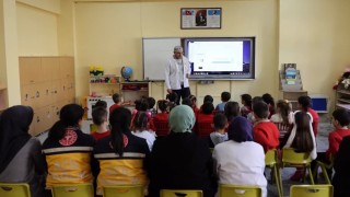 Demirözünde öğrencilere sağlık eğitimi verildi acil sağlık hizmetlerinin önemi anlatıldı