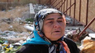 Depremde kızını, damadını ve torunlarını kaybeden yaşlı kadının acısı dinmiyor