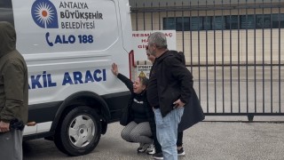 Dereye düşen araçtaki kadının cenazesi teslim alınırken Gitme feryadı yürekleri dağladı