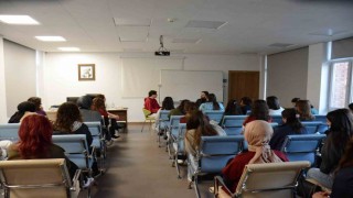 DİLKOMda Otizm Perspektifinden Dil ve Konuşma Terapisi söyleyişi