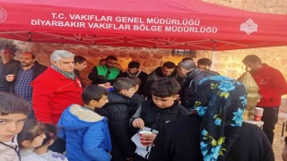 Diyarbakır Vakıflar Bölge Müdürlüğünden kandil dolayısıyla salep ikramı