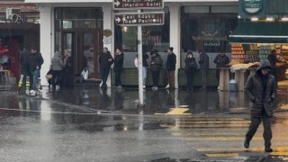 Diyarbakırda aniden bastıran yağmur hayatı felç etti