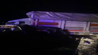 Diyarbakırda pikap tıra arkadan çarptı: 1 yaralı