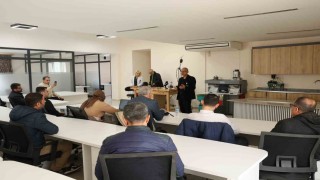 Diyarbakırın 57 yıllık kuyumculuk hafızası olan zanaatkar, öğretmenlerle buluştu