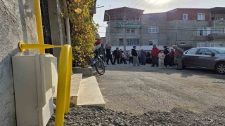 Doğal gaz 10 metre ötede, mahalleli yıllardır beklemede