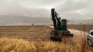 DSİye ait kepçenin çalınıp define arandığı iddiası