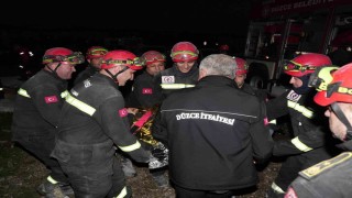 Düzce itfaiyesine enkazda arama kurtarma eğitimi