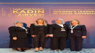 Düzceli kadın meclis üyeleri Yerel Yönetimlerde Kadın Zirvesinde