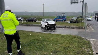Edirnede otomobiller çarpıştı: 7 yaralı