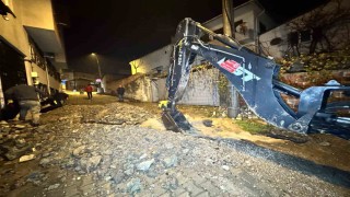 Edirnede patlayan borudan fışkıran su metrelerce yükseğe çıktı