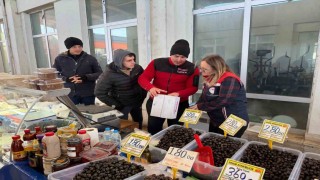 Edirnede pazar yerinde gıdalar ve fiyatlar kontrol edildi