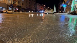 Edirnede su borularındaki patlaklar vatandaşın tepkisini çekiyor