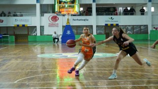 Edremit Belediyesi Gürespor evinde kazandı, liderliğini sürdürdü