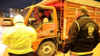 Ehliyetsiz sürücü çekme belgeli kamyonetle yakalandı: 46 bin 621 lira ceza