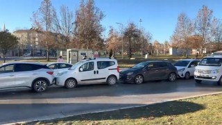 Elazığda buzlanma zincirleme kazaya neden oldu: 6 araç birbirine girdi