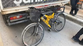 Elazığda pikaba çarpan bisikletli yaralandı