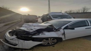 Elazığda trafik kazası: 3 yaralı