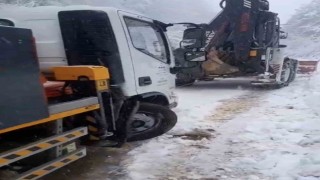 Elektrik arızası için gittikleri köyde mahsur kaldılar