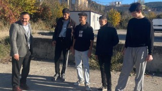 Emniyet Müdürü Gençlerle Bilye Oynadı