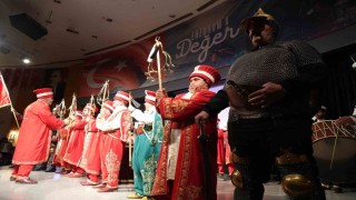 Engelleri aştılar, mehterle coşturdular