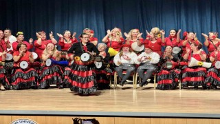 Engelli bireyler, darbuka ritim grubunun konseriyle eğlendi