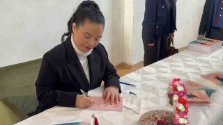 Engelli Ümmühan, ilk kitabını Cumhurbaşkanı Erdoğana yazdı