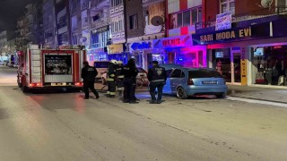 Ereğlide park halindeki otomobilde yangın çıktı
