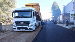 Erenlerde iki mahallede asfalt serim çalışmaları sürüyor