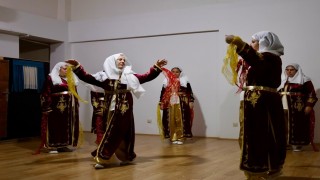 Erzincanda engelsiz kızlar Dünya Engelliler Gününde sahne aldı