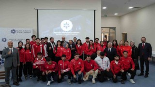 Erzurum Teknik Üniversitesi, ÜNİLİG Türkiye şampiyonluğunu kutladı