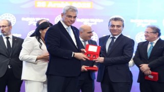 Erzuruma gelecek ambulansları teslim alındı