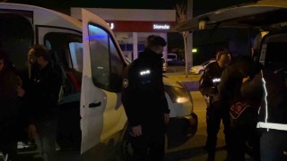 Erzurumda 37 kaçak göçmen ve 10 organizatör yakalandı