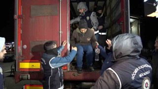 Erzurumda yılbaşı öncesi polis, asayiş uygulamalarına start verdi