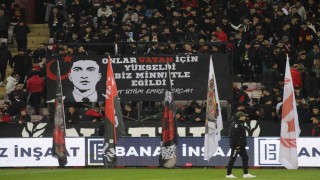 Es-Es taraftarı hava şehidi Emre Mercanı unutmadı