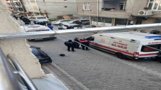 Esenyurtda motosikletli saldırganlar kurşun yağdırdı: 3 yaralı