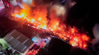 Esenyurttaki fabrika yangını 4 saattir devam ediyor: Patlamalar peş peşe geldi