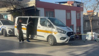 Eski Eşini Öldüren Şahıs Aynı Bıçakla Kendini Yaraladı