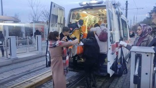Eskişehirde liselilerin kavgası kanlı bitti: 1 yaralı