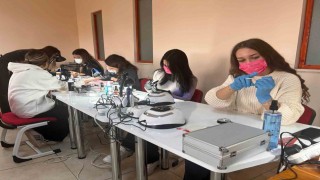 Eskişehirde Türkiyenin kamuya ait ilk protez tırnak atölyesi açıldı