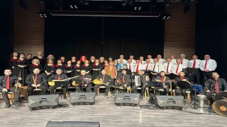 Eskişehirde ‘Türkülerle ısınan gece ‘Türk Halk Müziği Konseri yoğun ilgi gördü